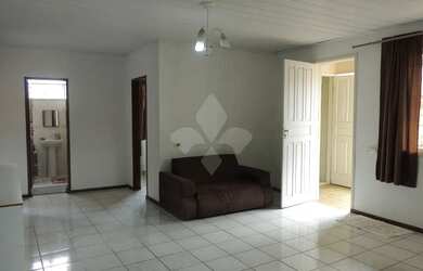 Imagem 8: Casa com 4 dormitórios no centro de Garopaba SC