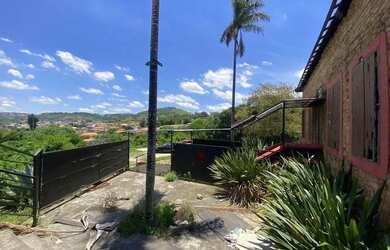 Imagem: O depósito possui 5 Vagas na garagem, 700m² de Área e está