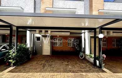 Imagem: A casa em condomínio possui 3 Dormitórios, 4 Banheiros, 2