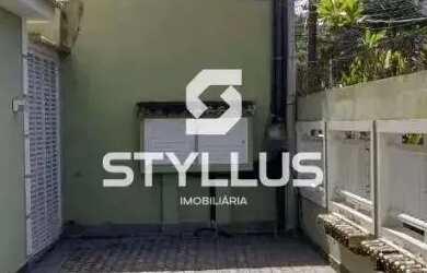 Imagem: A casa em condomínio possui 3 Dormitórios, 4 Banheiros, 2