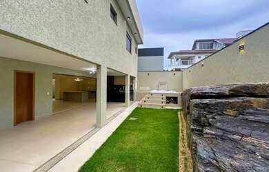 Imagem 9: Lindo Sobrado com 4 suítes plenas, incluindo uma suíte master com closet