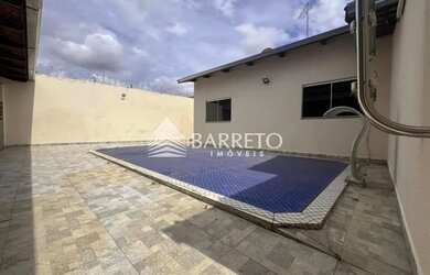 Imagem: A casa possui 4 Dormitórios, 5 Banheiros, 5 Vagas na garagem