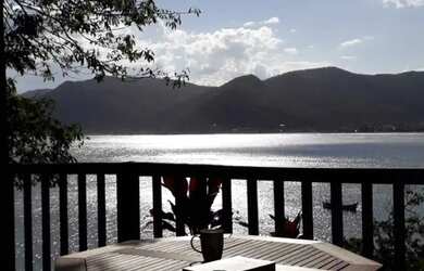 Imagem: O apartamento possui 1 Dormitório, Acomodam 3 pessoas e está