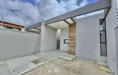 Imagem: A casa possui 3 Dormitórios, 3 Banheiros, 3 Vagas na garagem