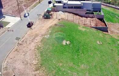 Imagem: O terreno possui 382m² de Área e está localizado em Loteamento