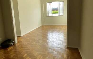 Imagem: O apartamento possui 3 Dormitórios, 2 Banheiros e está localizado