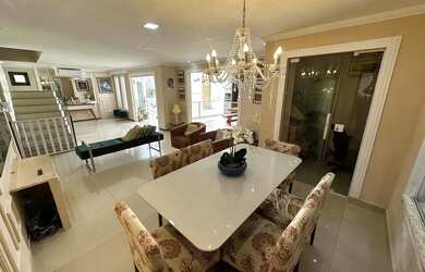 Imagem: A casa em condomínio possui 3 Dormitórios, 4 Banheiros, 2