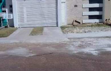 Imagem: A casa possui 3 Dormitórios, 1 Vaga na garagem e está localizado