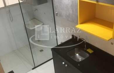 Imagem: O apartamento possui 2 Dormitórios, 2 Banheiros, 1 Vaga na