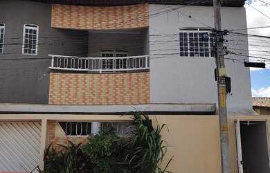 Imagem: O apartamento possui 2 Dormitórios, 2 Banheiros e está localizado