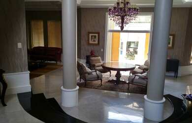 Imagem: A casa em condomínio possui 4 Dormitórios, 5 Banheiros, 4