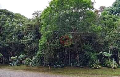 Imagem: O terreno possui 1.622m² de Área e está localizado em Canela
