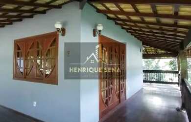 Imagem: A casa possui 2 Dormitórios, 2 Banheiros, 5 Vagas na garagem