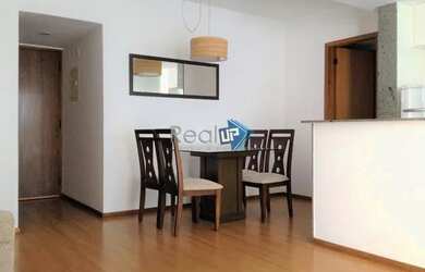 Imagem: O studio possui 2 Dormitórios, 2 Banheiros, 2 Vagas na garagem