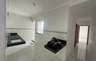 Imagem: A casa à venda possui 2 Dormitórios, 1 Banheiro, 1 Vaga na