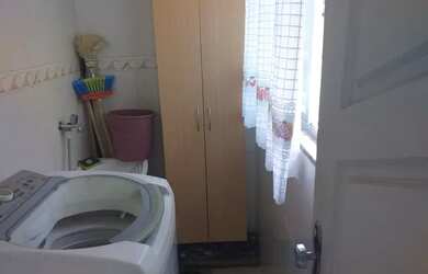 Imagem: A casa possui 3 Dormitórios, 4 Banheiros, 3 Vagas na garagem