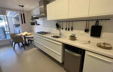 Imagem: O apartamento possui 4 Dormitórios, 5 Banheiros, 4 Vagas na