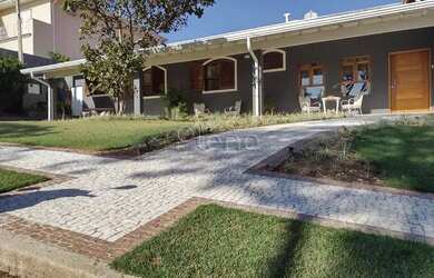 Imagem: A casa em condomínio possui 4 Dormitórios, 2 Banheiros, 5