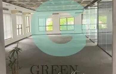 Imagem: O depósito possui 5 Vagas na garagem, 277m² de Área e está