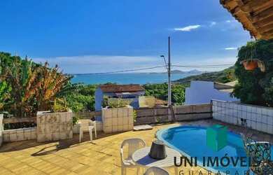 Imagem: A casa possui 4 Dormitórios, 3 Banheiros, 1 Vaga na garagem