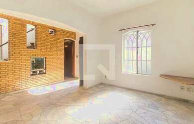 Imagem: A casa possui 5 Dormitórios, 5 Banheiros, 5 Vagas na garagem