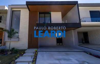 Imagem: A casa em condomínio possui 3 Dormitórios, 5 Banheiros, 4