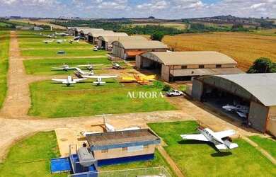 Imagem: O depósito possui 5 Vagas na garagem, 20.000m² de Área e