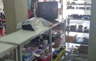 Imagem 10: Ponto comercial em Iraja colado no BRT