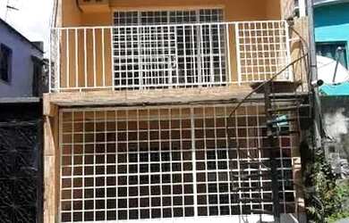 Imagem: A casa possui 2 Dormitórios, 1 Banheiro, 2 Vagas na garagem