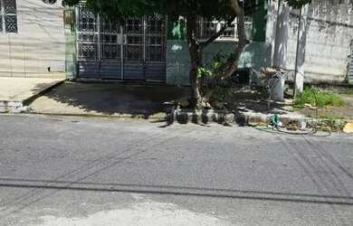 Imagem: A casa possui 2 Dormitórios, 2 Banheiros, 175m² de Área e