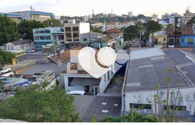 Imagem: O depósito possui 3 Vagas na garagem, 600m² de Área e está