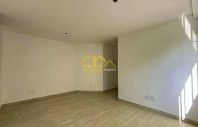 Imagem: O depósito possui 2 Vagas na garagem, 67m² de Área e está