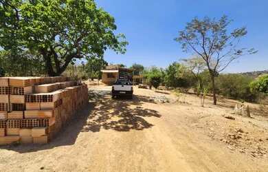 Imagem: O terreno possui 2000m² de Área e está localizado em Juatuba