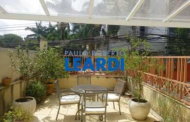 Imagem: A casa possui 3 Dormitórios, 2 Banheiros, 1 Vaga na garagem