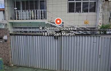 Imagem: A casa possui 3 Dormitórios, 2 Banheiros, 1 Vaga na garagem