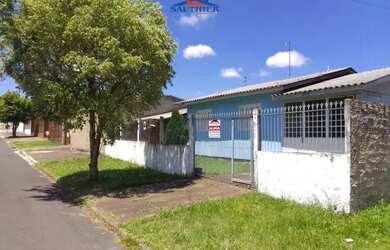 Imagem: A casa possui 2 Dormitórios, 1 Banheiro, 1 Vaga na garagem
