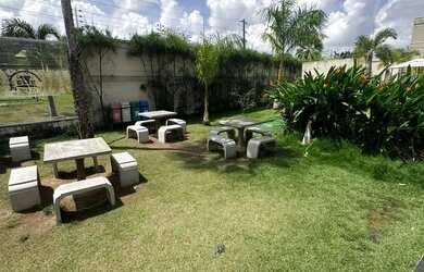 Imagem 3: Apartamento no Maracanaú primeiro andar um lance de escadas