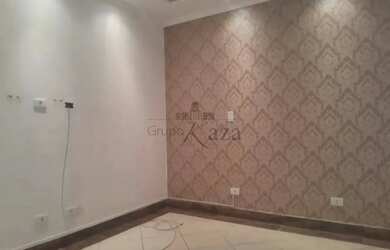 Imagem: A casa possui 3 Dormitórios, 2 Banheiros, 3 Vagas na garagem