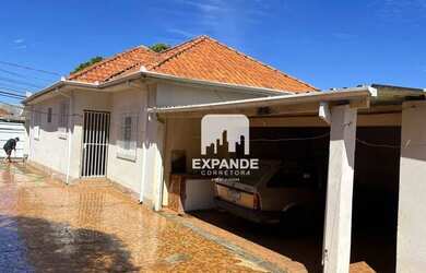 Imagem: A casa possui 3 Dormitórios, 2 Banheiros, 250m² de Área e