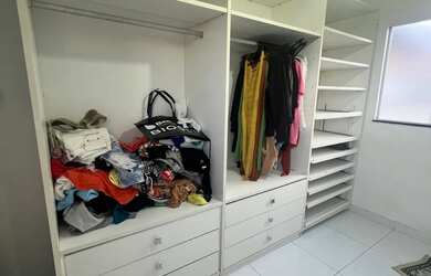 Imagem: A casa em condomínio possui 4 Dormitórios, 3 Banheiros, 2