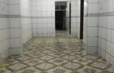 Imagem: A casa possui 3 Dormitórios, 1 Banheiro, 1 Vaga na garagem