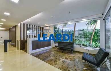 Imagem: O depósito possui 1 Vaga na garagem, 37m² de Área e está