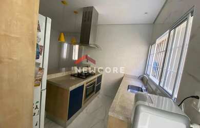 Imagem: A casa possui 3 Dormitórios, 2 Banheiros, 2 Vagas na garagem