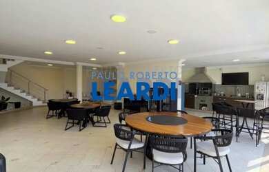 Imagem: A casa em condomínio possui 4 Dormitórios, 5 Banheiros, 3