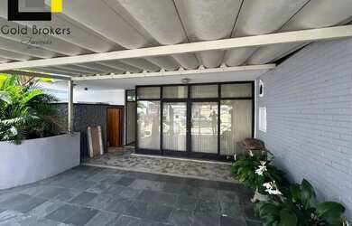 Imagem: A casa para alugar possui 3 Dormitórios, 2 Banheiros, 2 Vagas