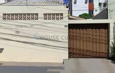 Imagem: A casa possui 3 Dormitórios, 3 Banheiros, 2 Vagas na garagem