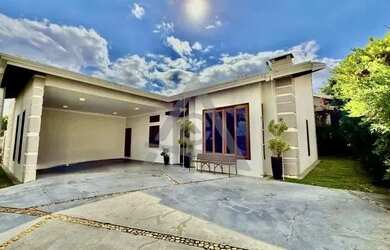 Imagem: A casa em condomínio possui 4 Dormitórios, 5 Banheiros, 4