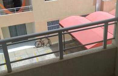 Imagem: O apartamento possui 1 Dormitório, 1 Banheiro e 1 Vaga na garagem