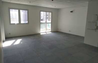 Imagem: O depósito possui 1 Vaga na garagem, 46m² de Área e está