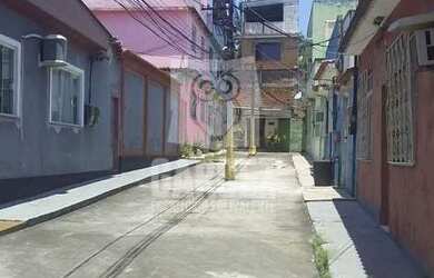 Imagem: A casa em condomínio possui 4 Dormitórios, 1 Banheiro, 1 Vaga